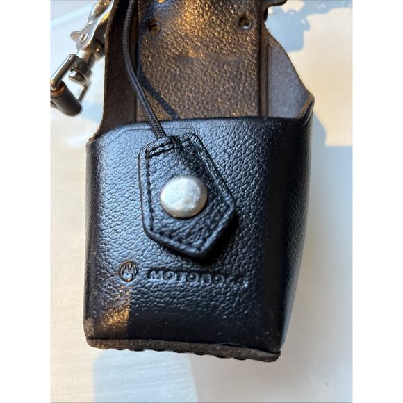 Motorola Hard Leather Two Way Radio Case Holster Holder Shoulder Strap USA - Picture 2 of 13